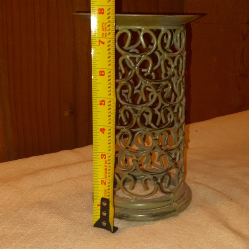 Beautiful shabby chic candle pillar